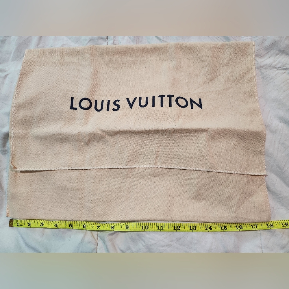 0047. Authentic Louis Vuitton dust bag